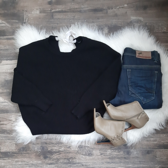Zara Knit Cropped Black Sweater - Picture 4 of 9
